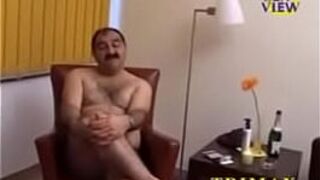 Турецкий мужчина трахает немецкую зрелую в анал - порно видео