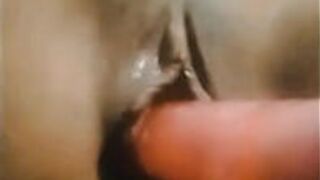 Играю с моим дилдо - порно видео