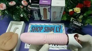 поддельный член мастурбирует - порно видео